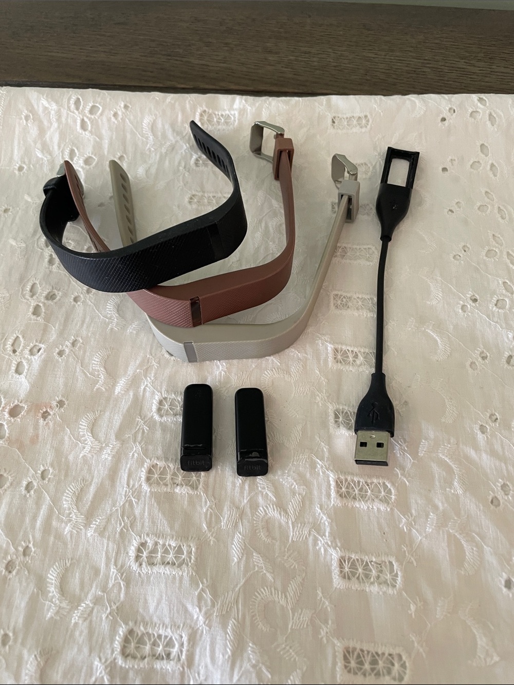 2 Fitbit Flex with 3 Wristbands!